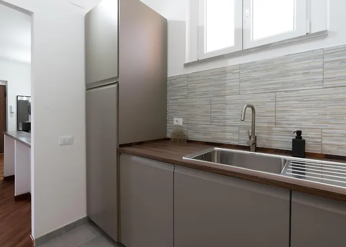 Modern - Free Parking & Private Entry Apartment Rome