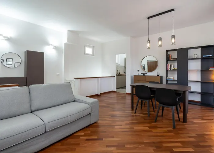 Modern - Free Parking & Private Entry Apartment *