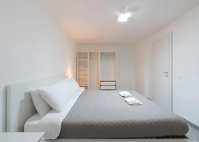 Modern - Free Parking & Private Entry Apartment Rome