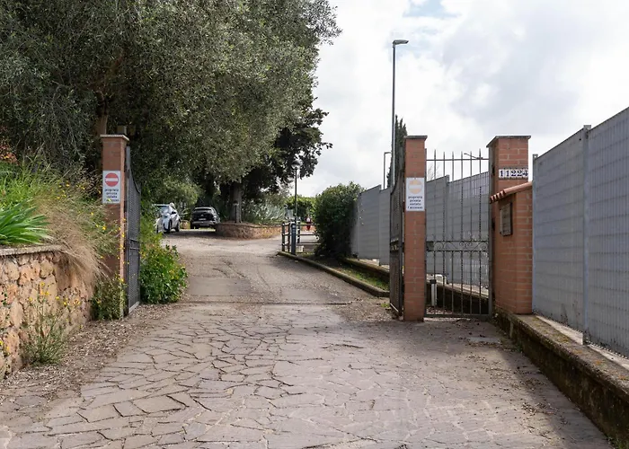 Modern - Free Parking & Private Entry