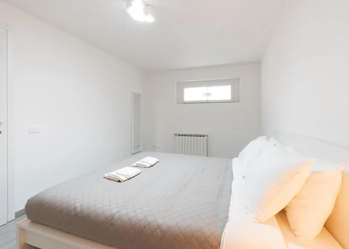 Modern - Free Parking & Private Entry *