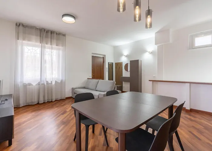 Modern - Free Parking & Private Entry Apartment Rome