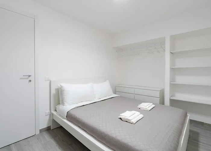 Modern - Free Parking & Private Entry *