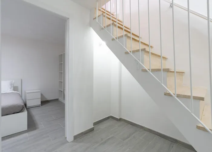 Apartment Modern - Free Parking & Private Entry *